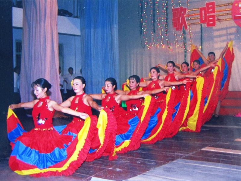 90年(nian)代職工(gong)文藝表(biao)演